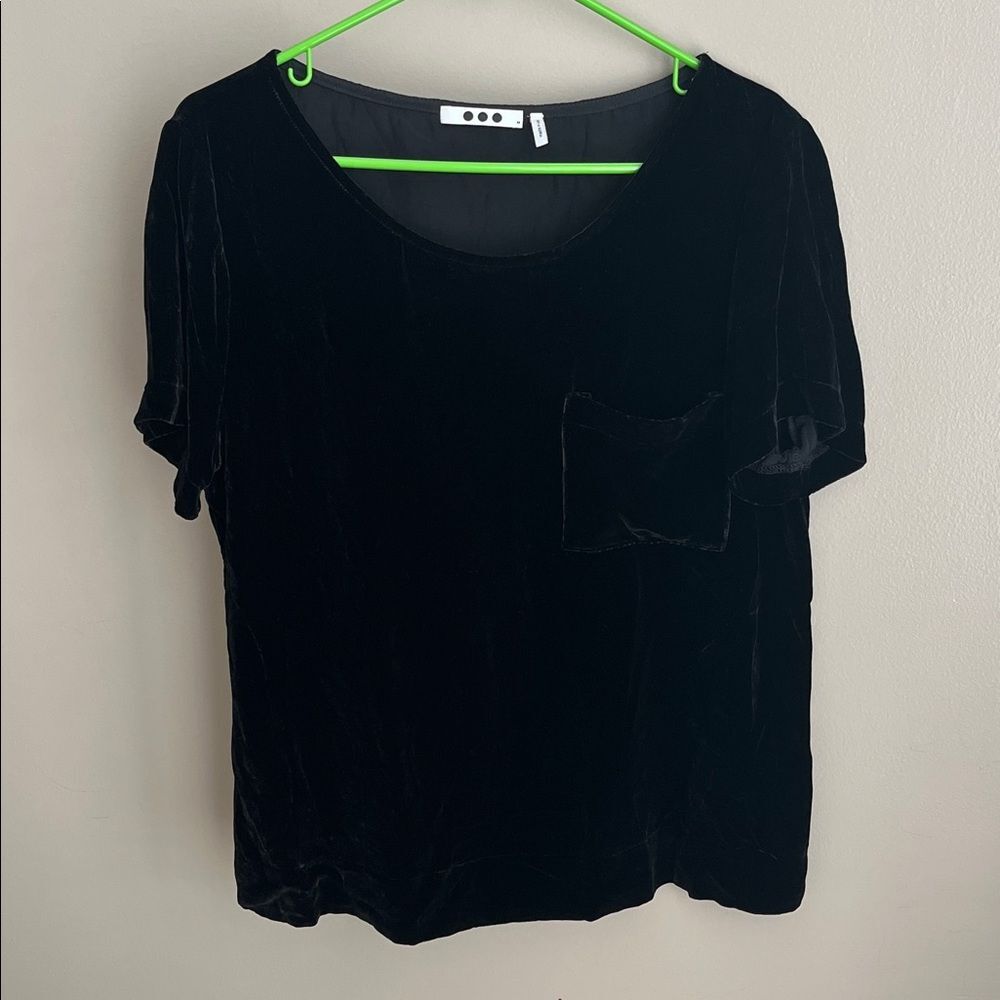 Three Dots black velvet short sleeve blouse shirt, size Medium